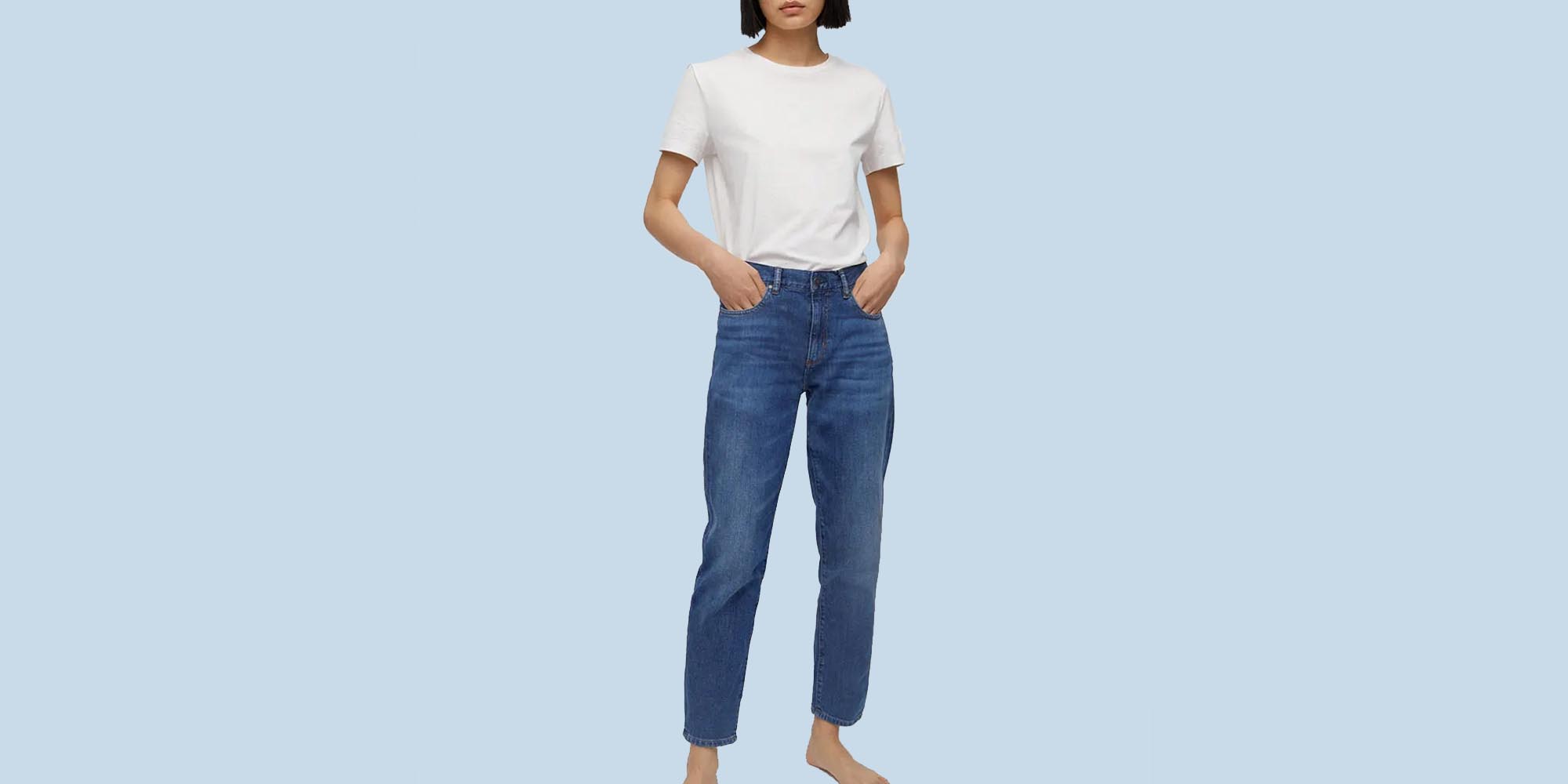 woman wearing armedangels boyfriend jeans