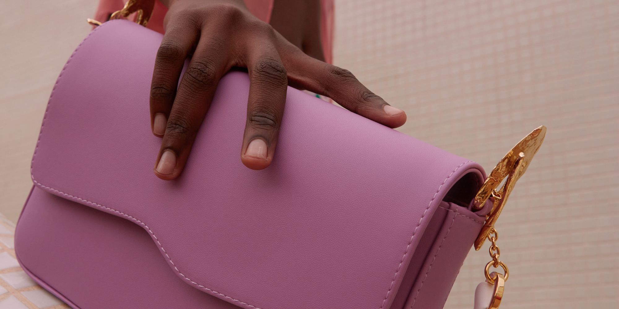Lilac sustainable handbag by Mashu.