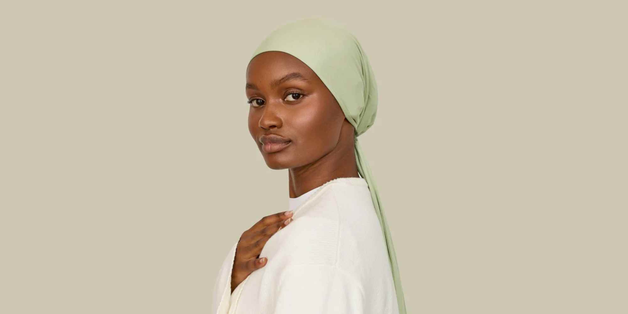 Person wearing silq rose head wrap
